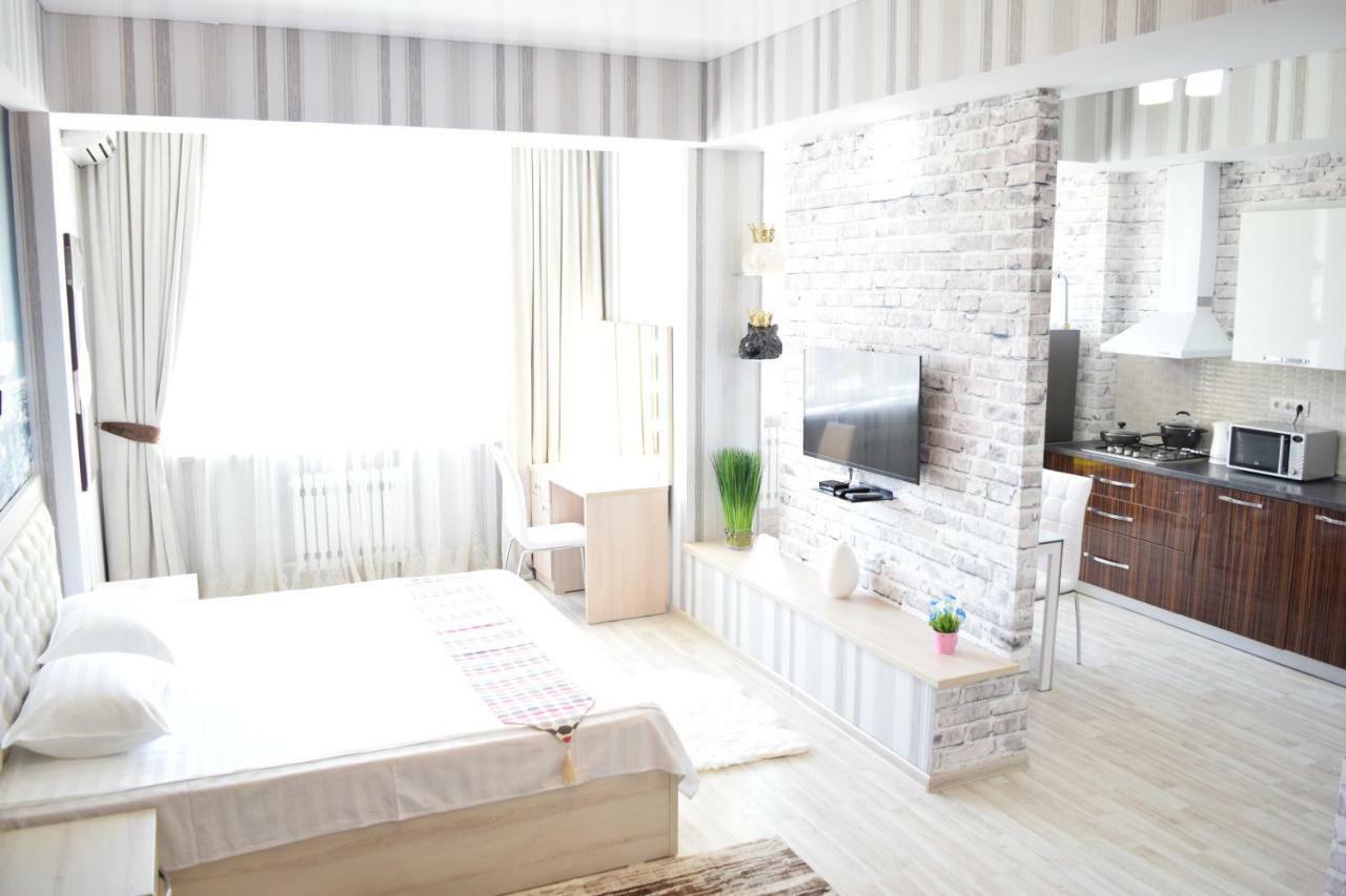 Apartment With Good View In The Center Bişkek Dış mekan fotoğraf