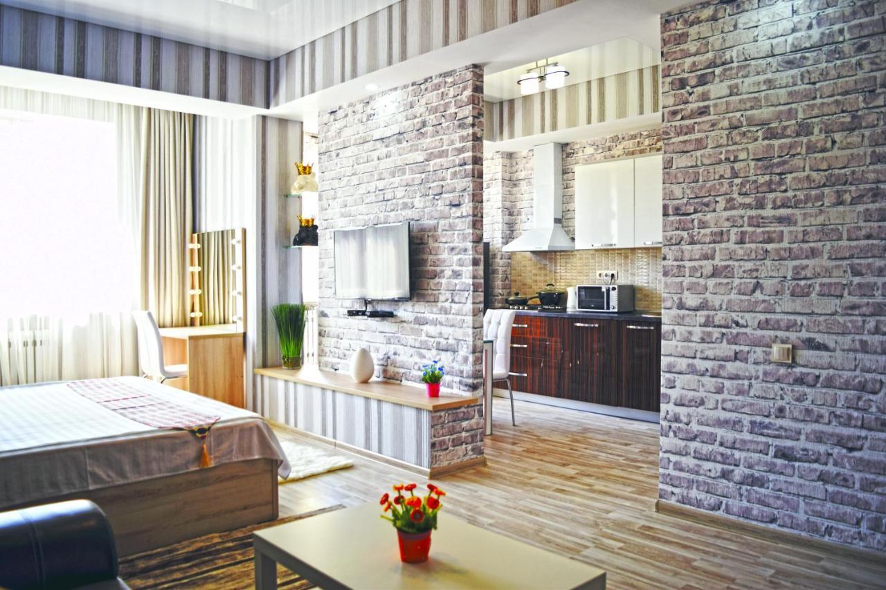 Apartment With Good View In The Center Bişkek Dış mekan fotoğraf
